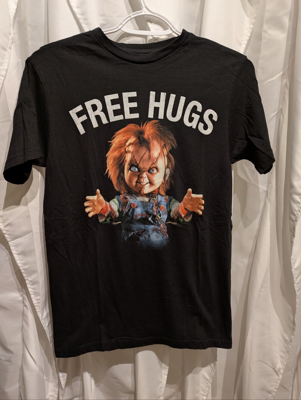 14 Chucky Free Hugs Graphic T-Shirt Small S Black Universal Studios Child's Play